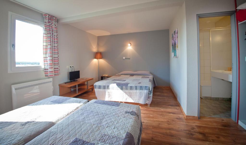 La Grange De Marie Hotel Nitry Room photo